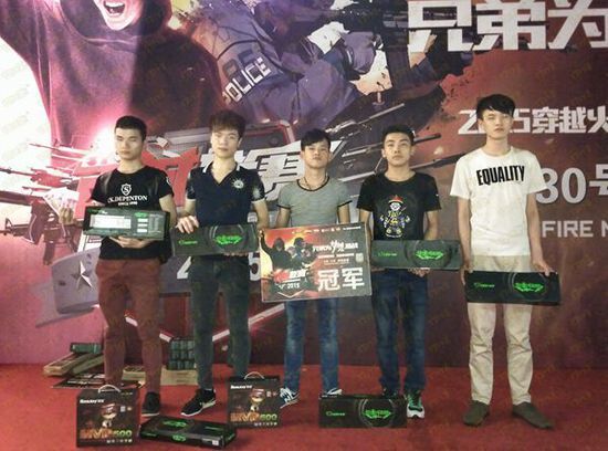 扑克里稳定打法解析（扑克中的稳健策略详解）