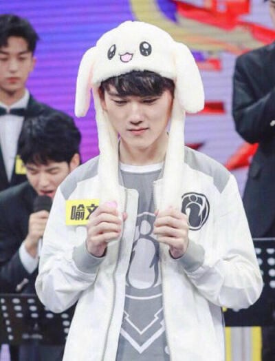 EDG公布2025赛季大名单：夺冠五人组加Xiaoxiang