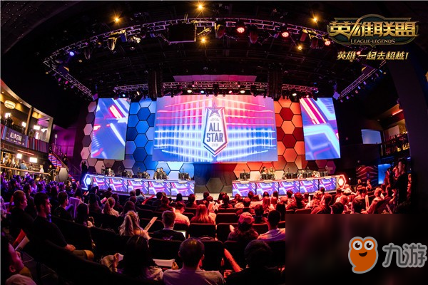 数学轶事：解析“冯·诺依曼”在博弈论中关于扑克唬骗的数学形式化。（数学趣谈：解读冯·诺伊曼在博弈论中对扑克诈唬的形式化模型）