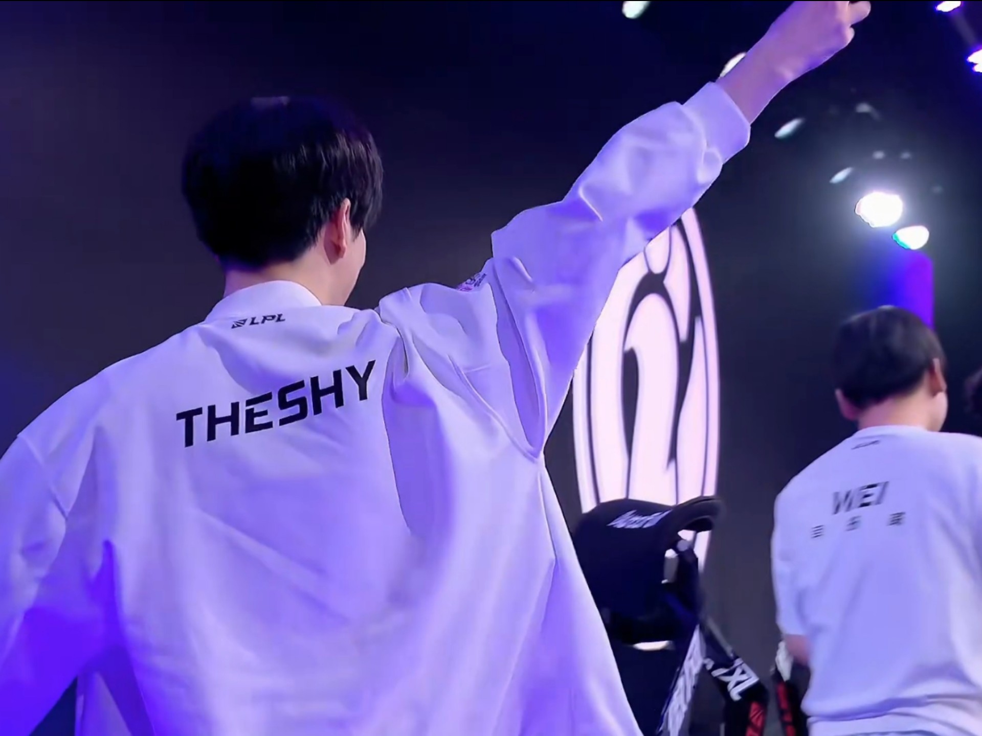 Weibo Gaming 和 Invictus Gaming 从 LPL Split 1 2025 中被淘汰